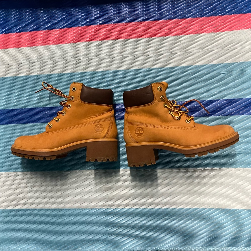 Timberland Kingsley Women waterproof heeled nubuck boot size 8 good shape